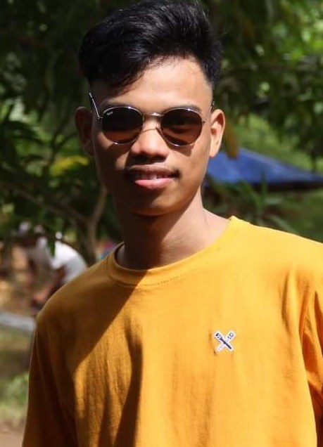 Soy Cadme* Pizzuto o Lucas069, tengo 18 años, soy de ﻿Aragon, ciudad Zaragoza