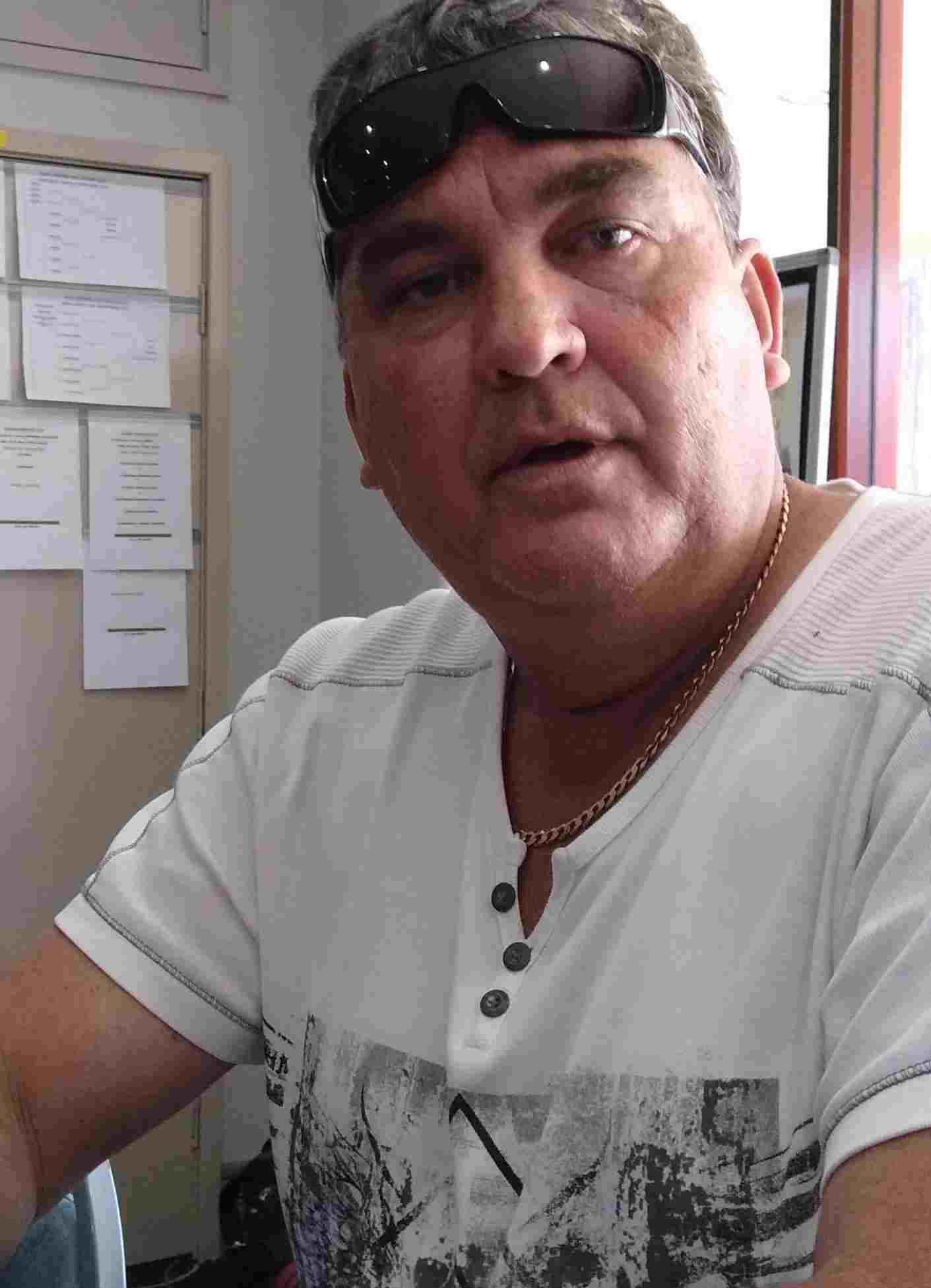 Soy Dimitri Nazario o Looking_forward, tengo 51 años, soy de Castile–León, ciudad Ponferrada