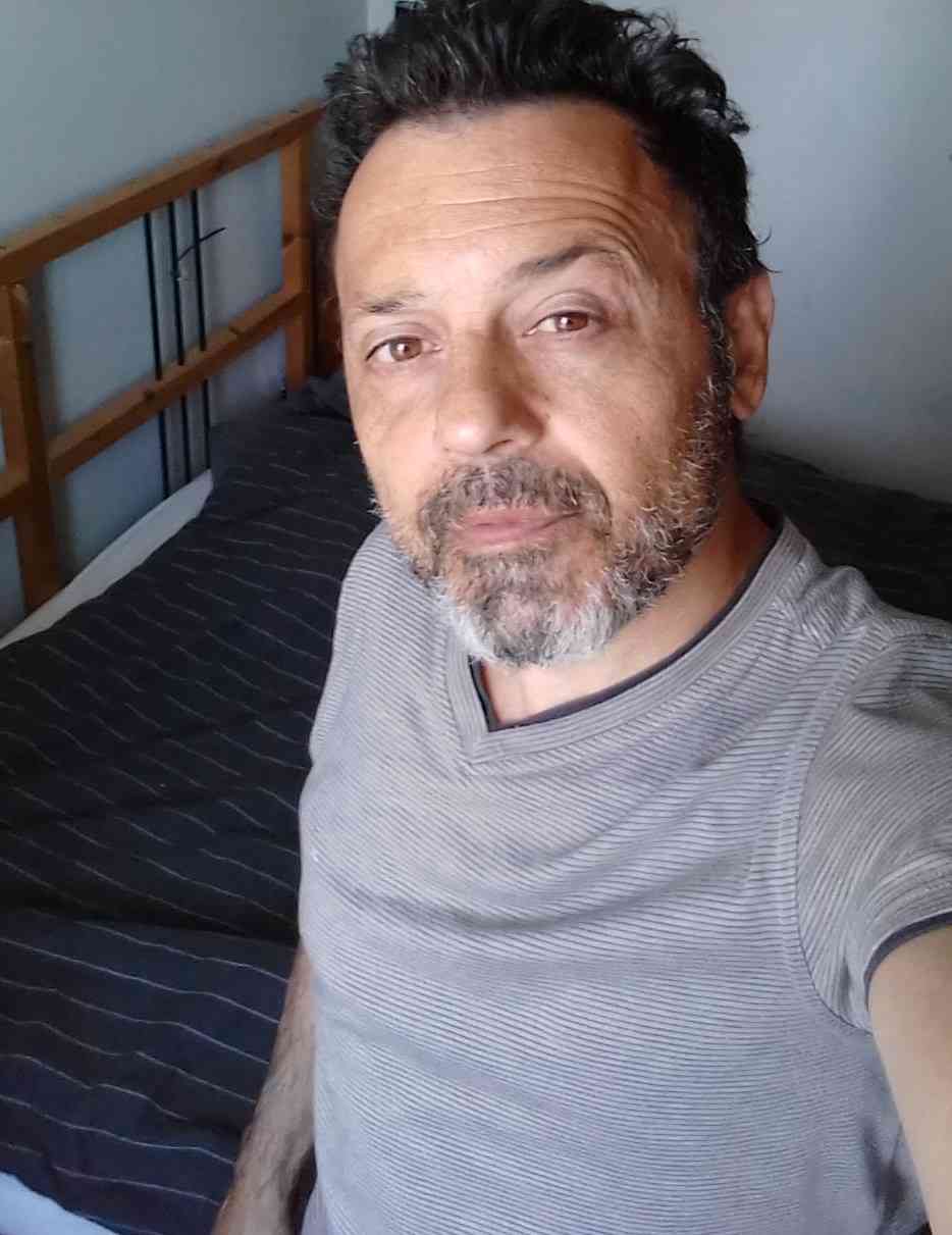 Soy Esdras Alberú o cristito, tengo 55 años, soy de Murcia, ciudad Cieza