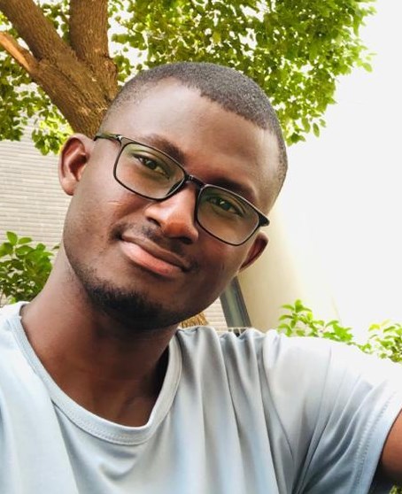 Soy Juvenal Zapata o CarolinaJoe, tengo 28 años, soy de ﻿Aragon, ciudad Zaragoza