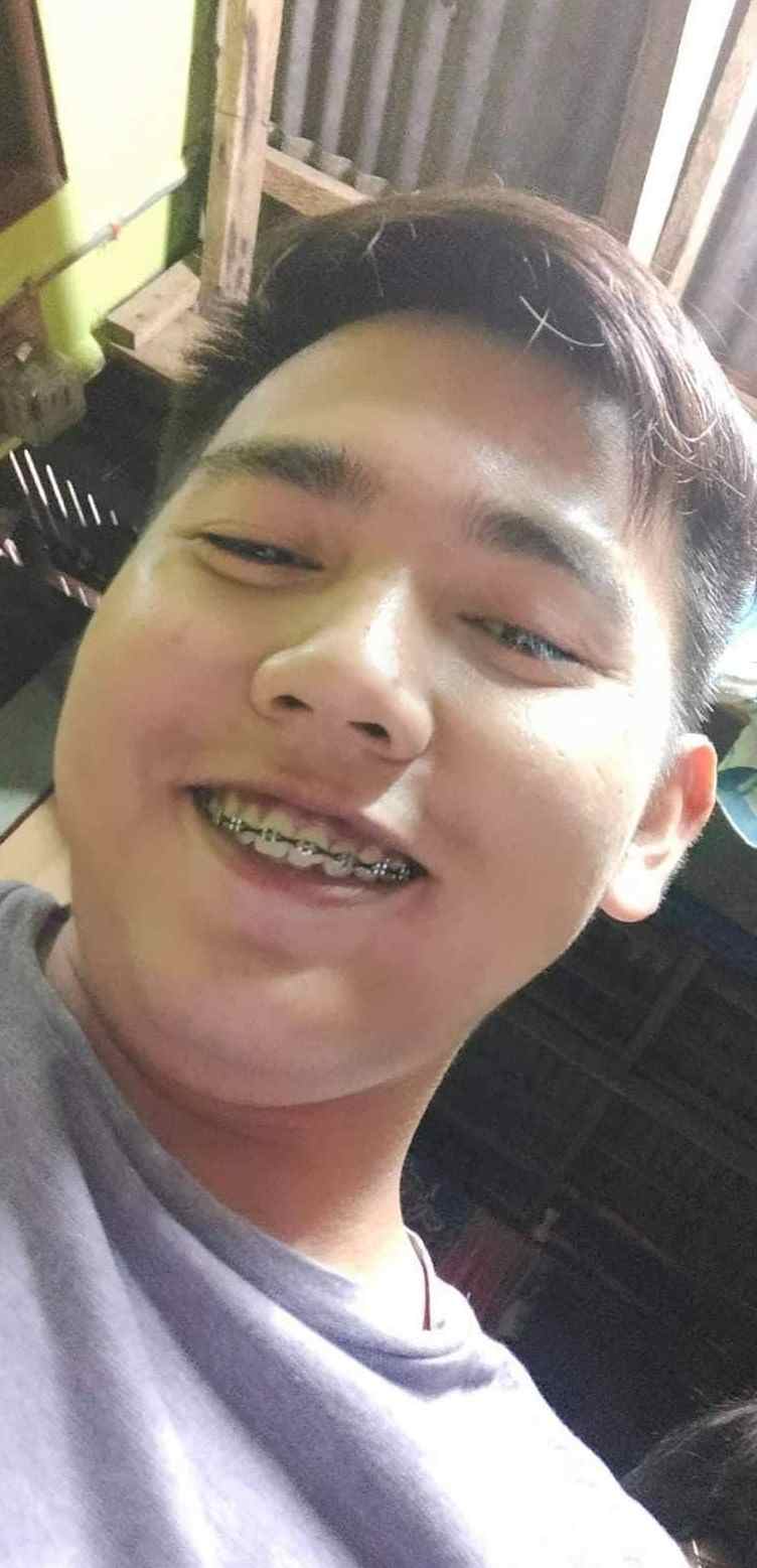 Lauro Sepulveda Edgar+L, soy de ﻿Aragon, ciudad Zaragoza, tengo 22 años