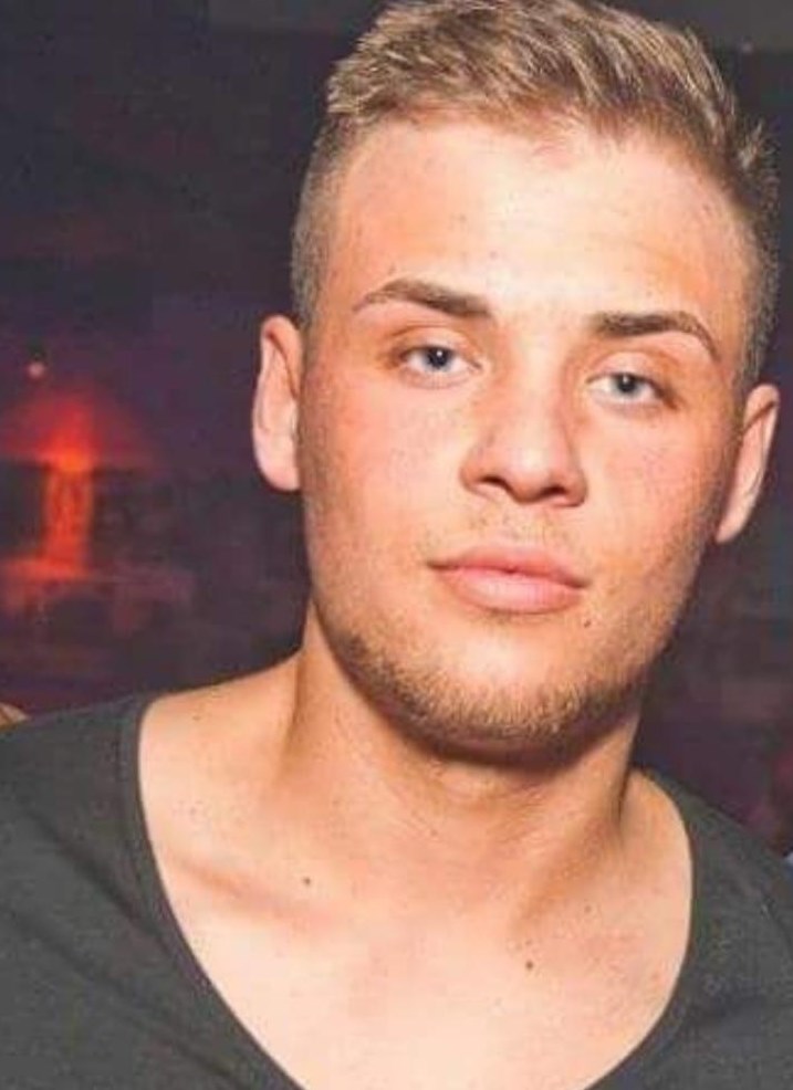 Soy Santos Claudio o Gerald22, tengo 27 años, soy de ﻿Aragon, ciudad Zaragoza